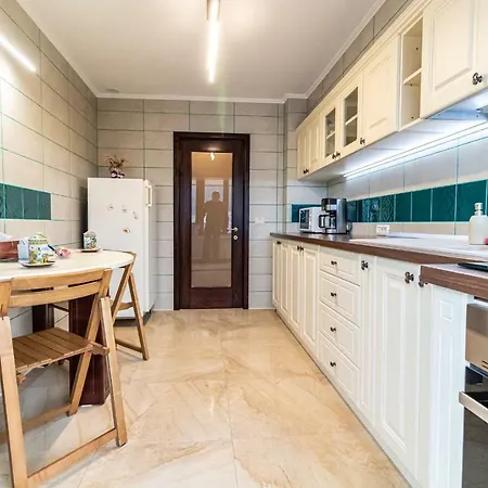 Downtown Luxury Apartment